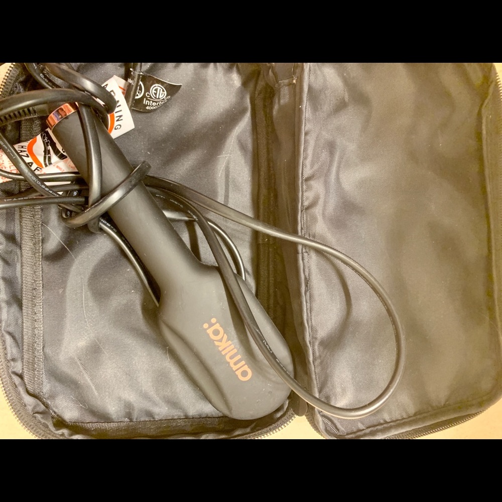 🤩Amika Straightening Brush🤩